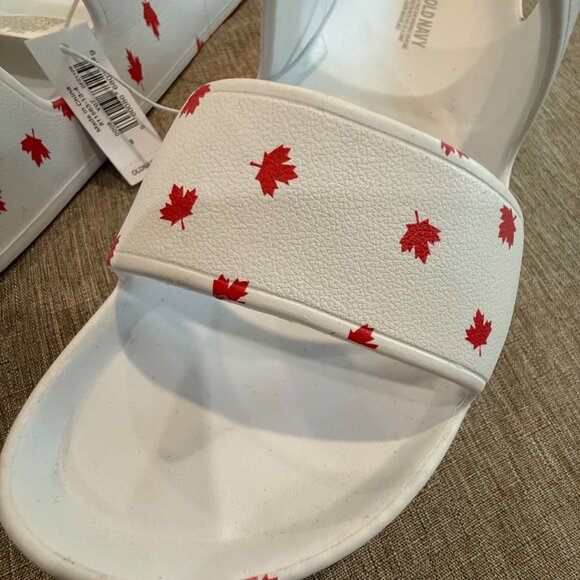 Women's Size 9 Old Navy Maple Leaf (Oh, Canada!) Slide Sandals - Picture 5 of 9